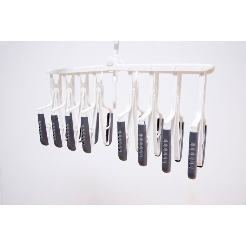 Foldbale clothes rack - 8 hangers 